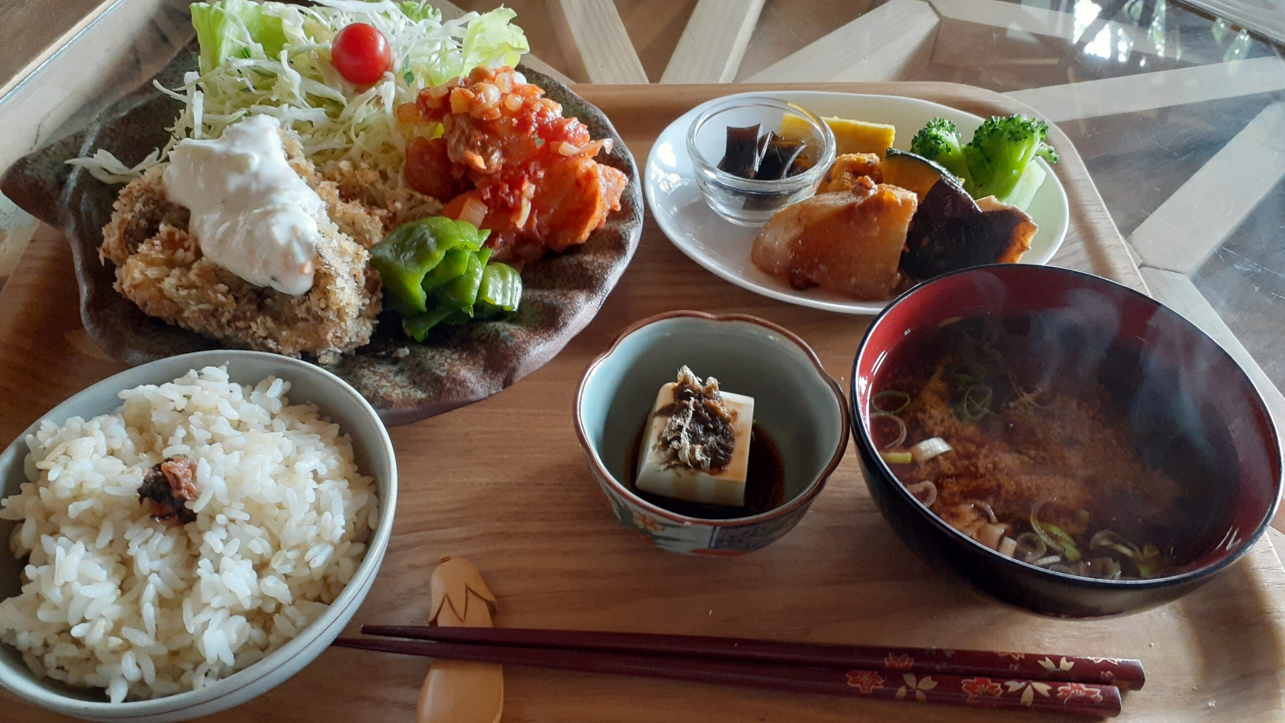 「にっこりカフェ」時代のランチ画像です